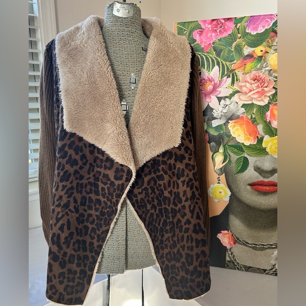 NWOT VINTAGE X AMERICA FAUX FUR LEOPARD PRINT OPEN SWEATER/JACKET. WARM, STYLISH - Picture 2 of 8